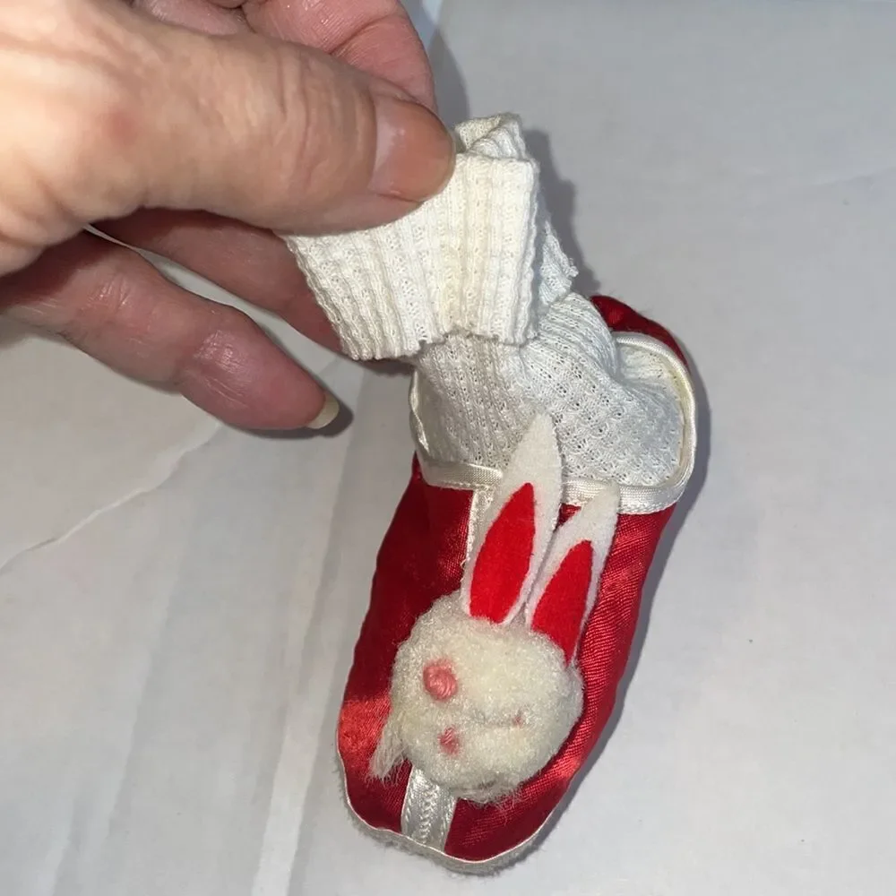 Vtg white & red satin sock slippers‎ with pompom bunny on toe for baby